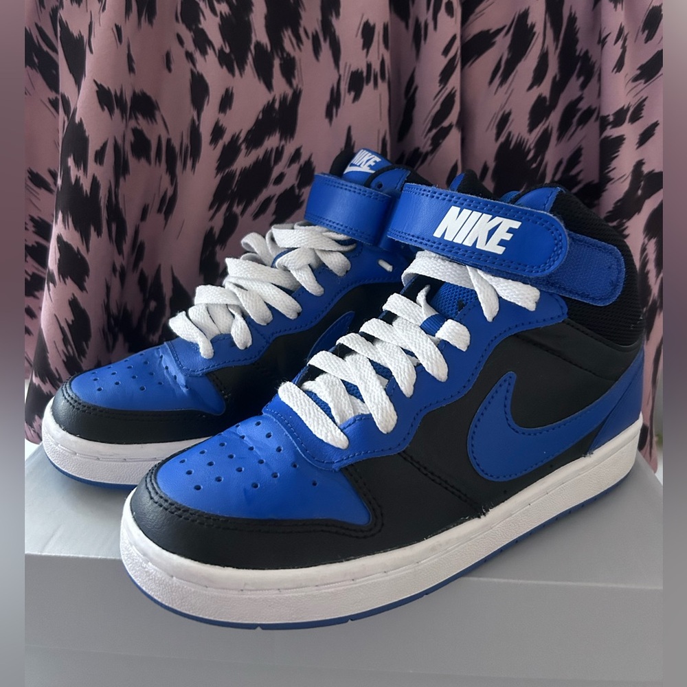 Youth Nike high tops sneakers